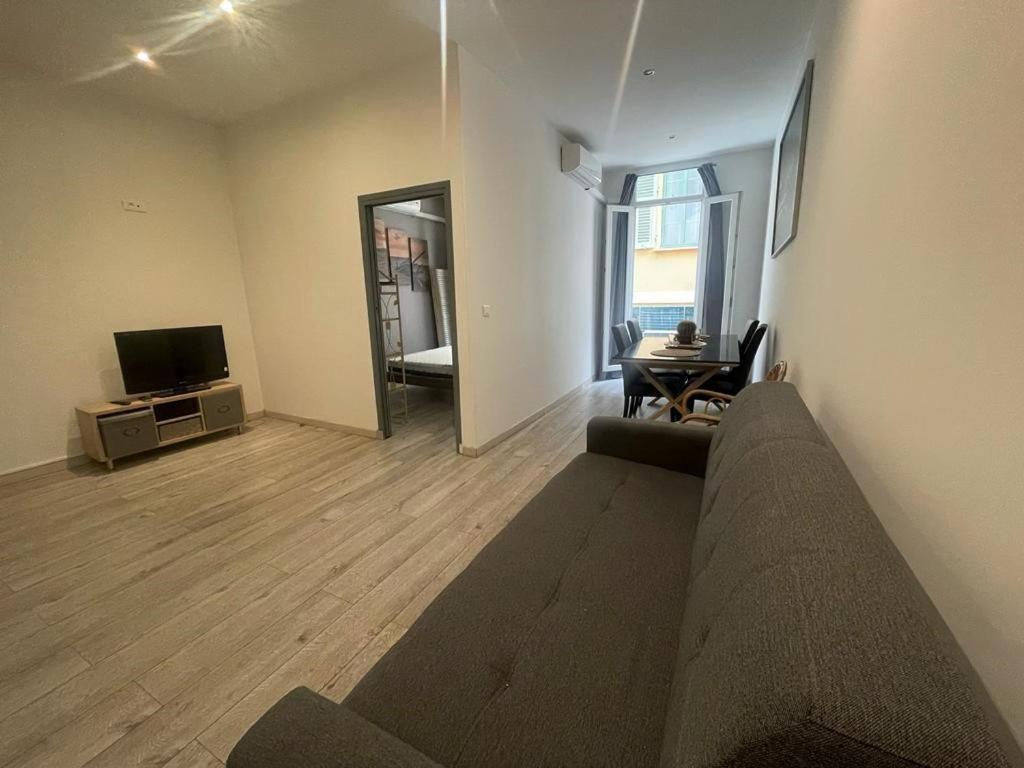 2 Pieces Confort Vieux Cours Saleya Proche Commerces Et